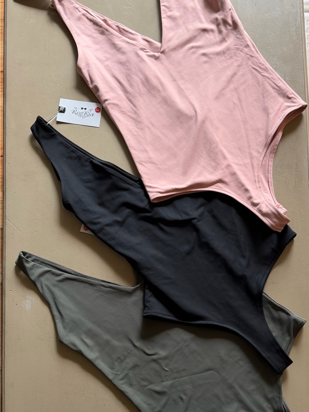 Women's ReoRia V-Neck Seamless Bodysuit - Pink, Black, Olive